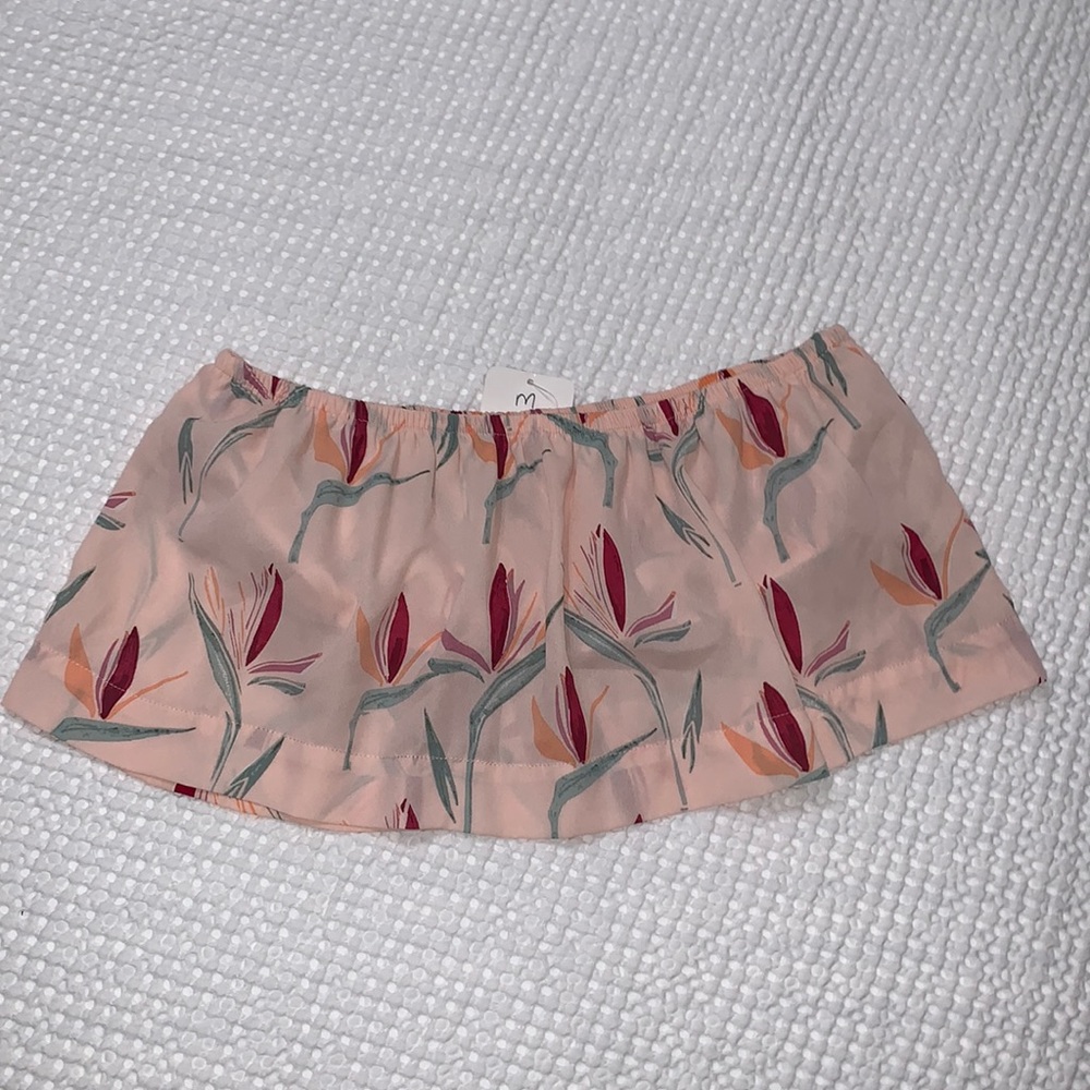 NWT STRAPLESS PATTERN CROP TOP